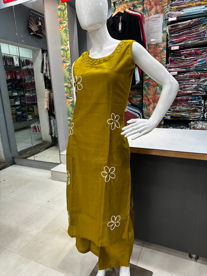 Sleeveless co-ord set-Mehendi